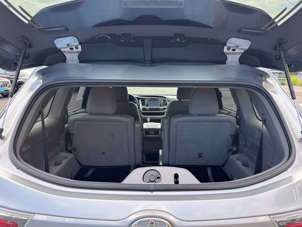 Used 2014 Toyota Highlander XLE AWD/4WD image 29