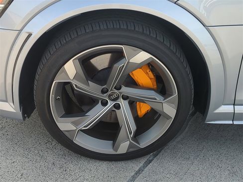 Used 2023 Audi e-tron S Premium Plus w/ Black Optic Package image 11
