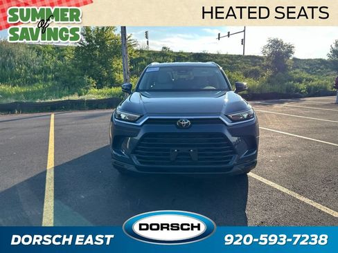 Used 2024 Toyota Grand Highlander AWD image 3