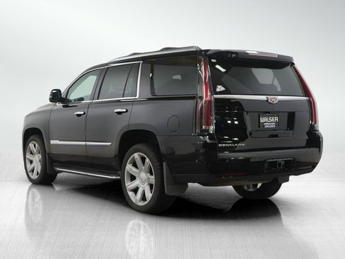 Used 2018 Cadillac Escalade Luxury AWD/4WD image 4