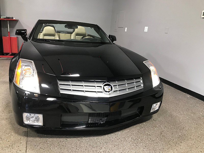 Used 2007 Cadillac XLR RWD image 15