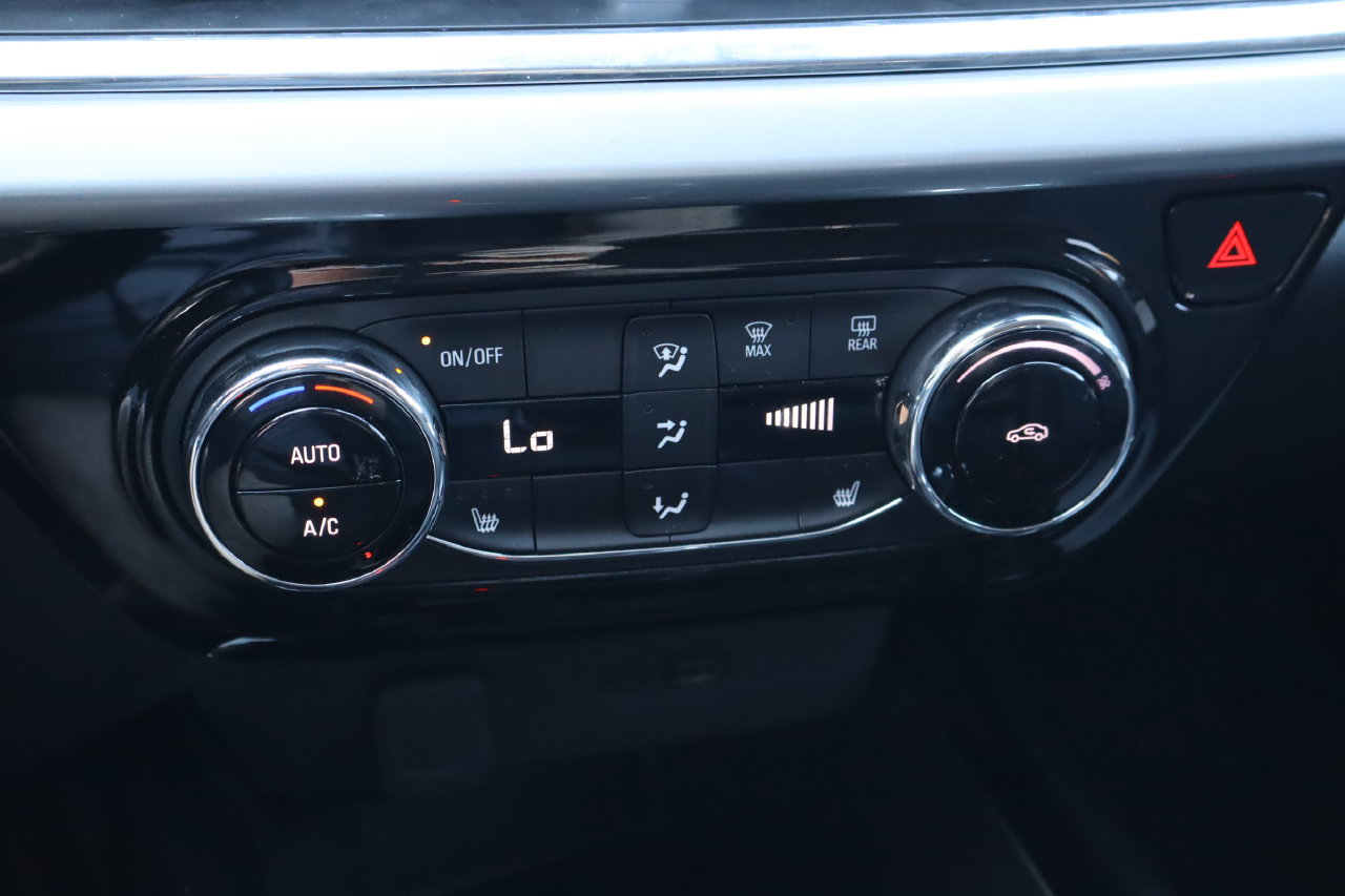 Used 2025 Chevrolet Trax LT w/ LT Convenience Package FWD image 21
