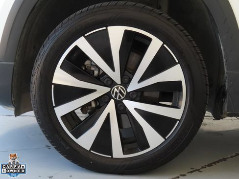 Used 2022 Volkswagen Taos SE FWD image 27