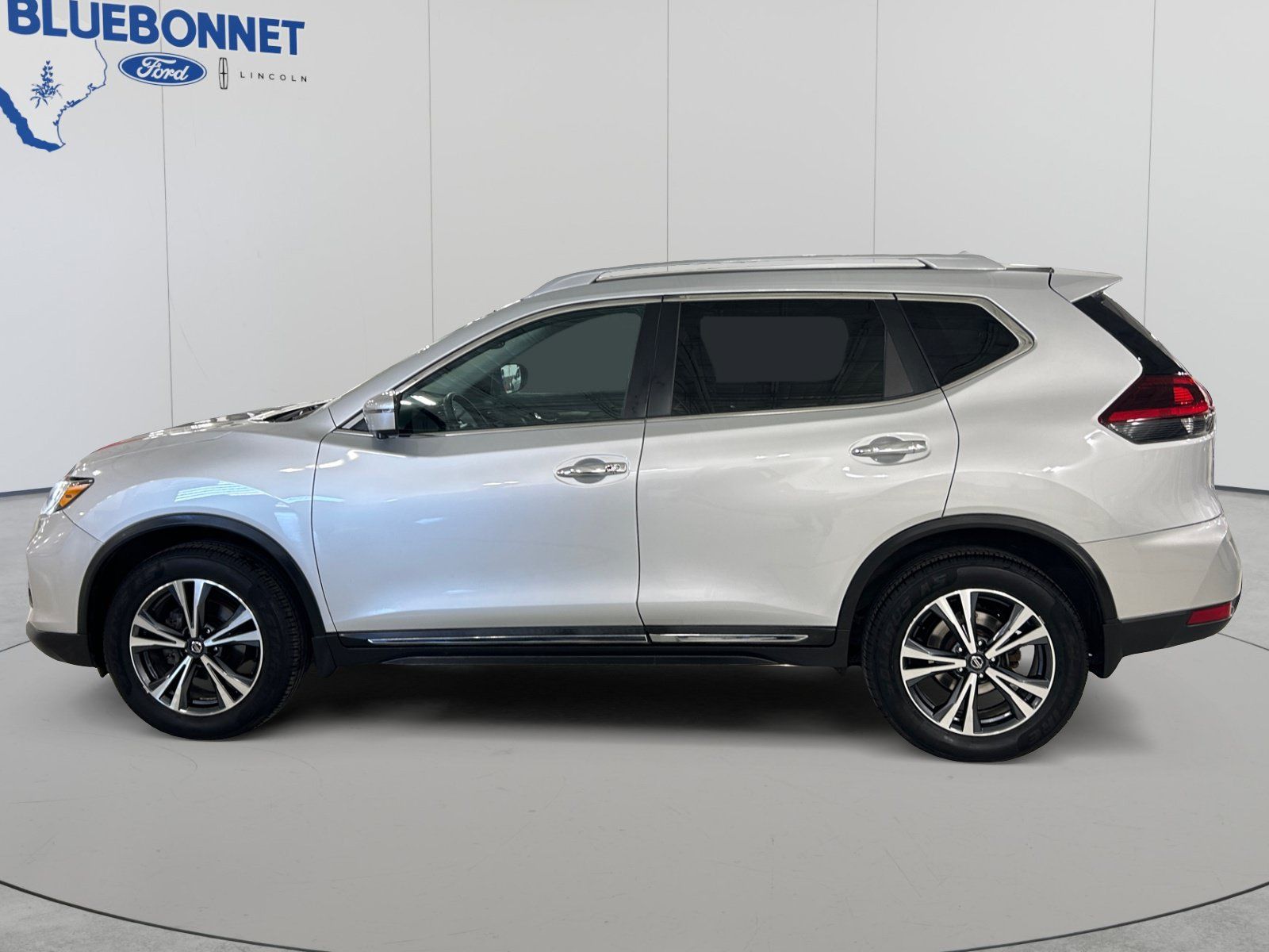 Used 2018 Nissan Rogue SL w/ Premium Package AWD/4WD image 8