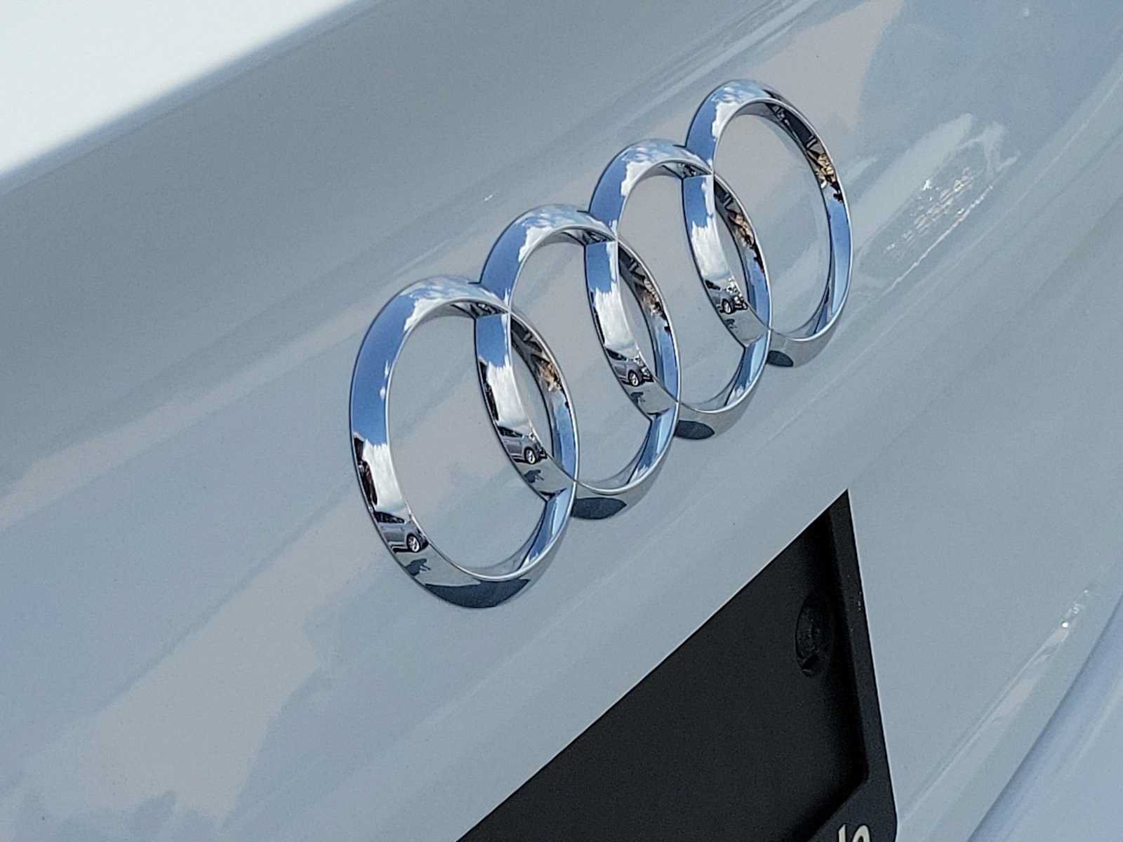 Used 2019 Audi A4 2.0T Premium w/ Convenience Package FWD image 10