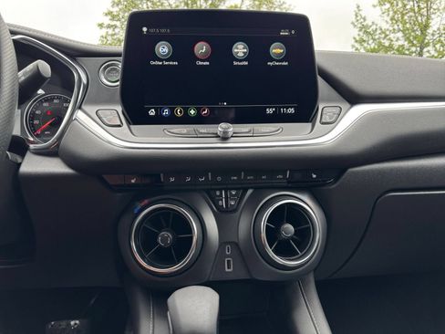 Used 2025 Chevrolet Blazer LT FWD image 21