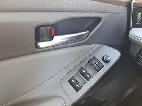 Used 2019 Toyota Avalon XLE w/ Moonroof Package FWD image 34