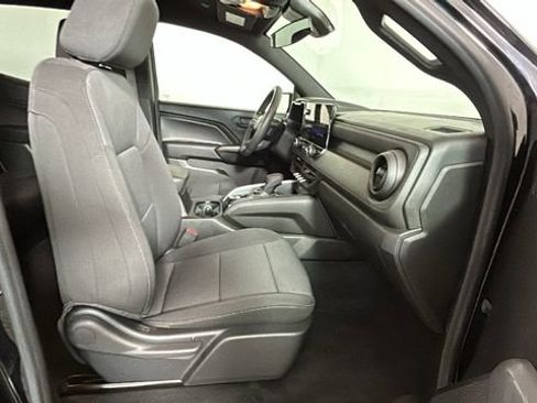 Used 2023 Chevrolet Colorado Trail Boss w/ Technology Package AWD/4WD image 30