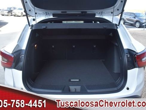 New 2026 Chevrolet Trax RS w/ Sunroof Package image 9