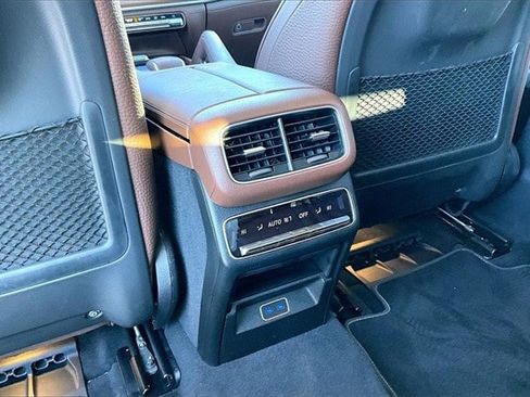 Certified 2024 Mercedes-Benz GLE 450 4MATIC image 13