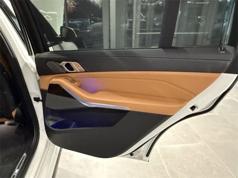 Certified 2024 BMW X7 xDrive40i w/ M Sport Package image 34