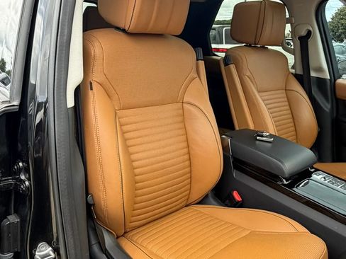 Used 2017 Land Rover Discovery HSE Luxury AWD/4WD image 19
