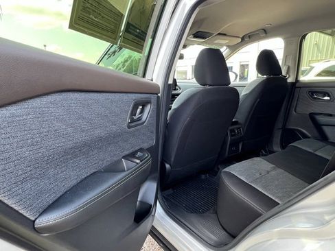 Certified 2023 Nissan Rogue SV image 27