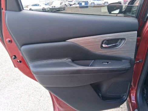 Used 2015 Nissan Murano Platinum w/ Platinum Technology Package FWD image 14