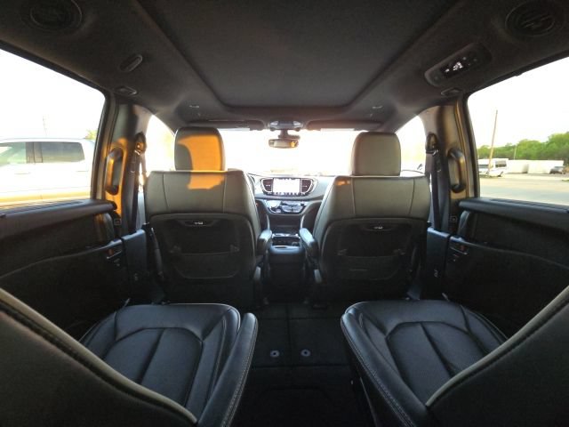 Used 2025 Chrysler Pacifica Limited FWD image 20