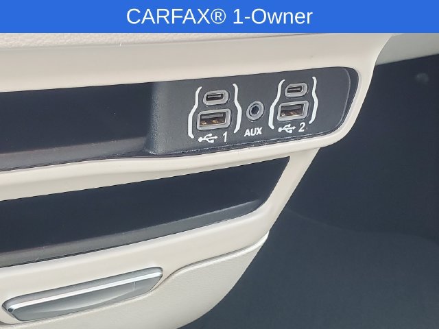 Used 2023 Chrysler Pacifica Touring-L FWD image 23