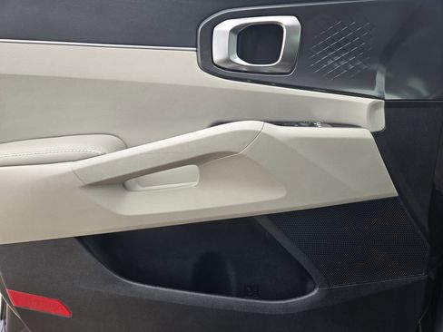 Certified 2025 Kia Sorento EX image 22