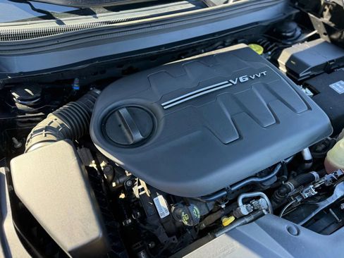 Used 2019 Jeep Cherokee Limited image 54