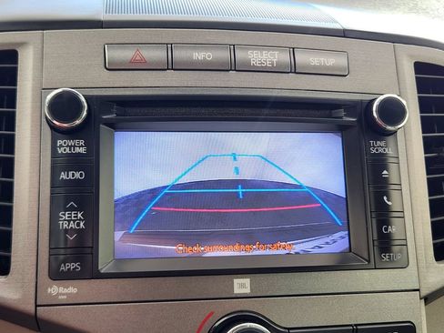 Used 2013 Toyota Venza XLE w/ XLE Premium Pkg AWD/4WD image 22