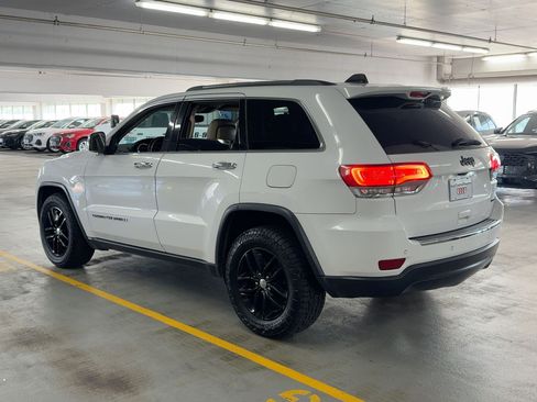 Used 2017 Jeep Grand Cherokee Limited w/ Luxury Group II image 3