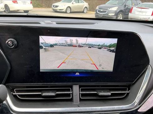 Used 2024 Chevrolet Trax RS w/ Sunroof Package image 11