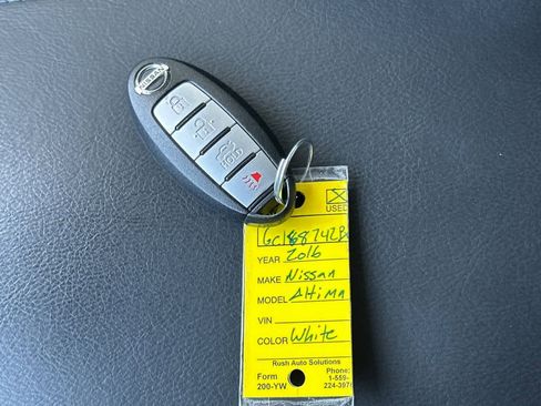 Used 2016 Nissan Altima 2.5 SR w/ LED Appearance Package image 22