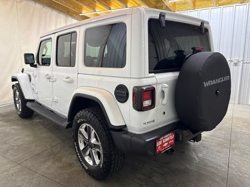 Used 2019 Jeep Wrangler Unlimited Sahara w/ Uconnect 4C Nav & Sound Group AWD/4WD image 11