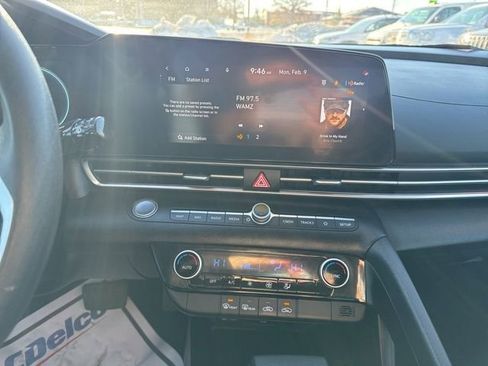 Used 2024 Hyundai Elantra SEL image 16