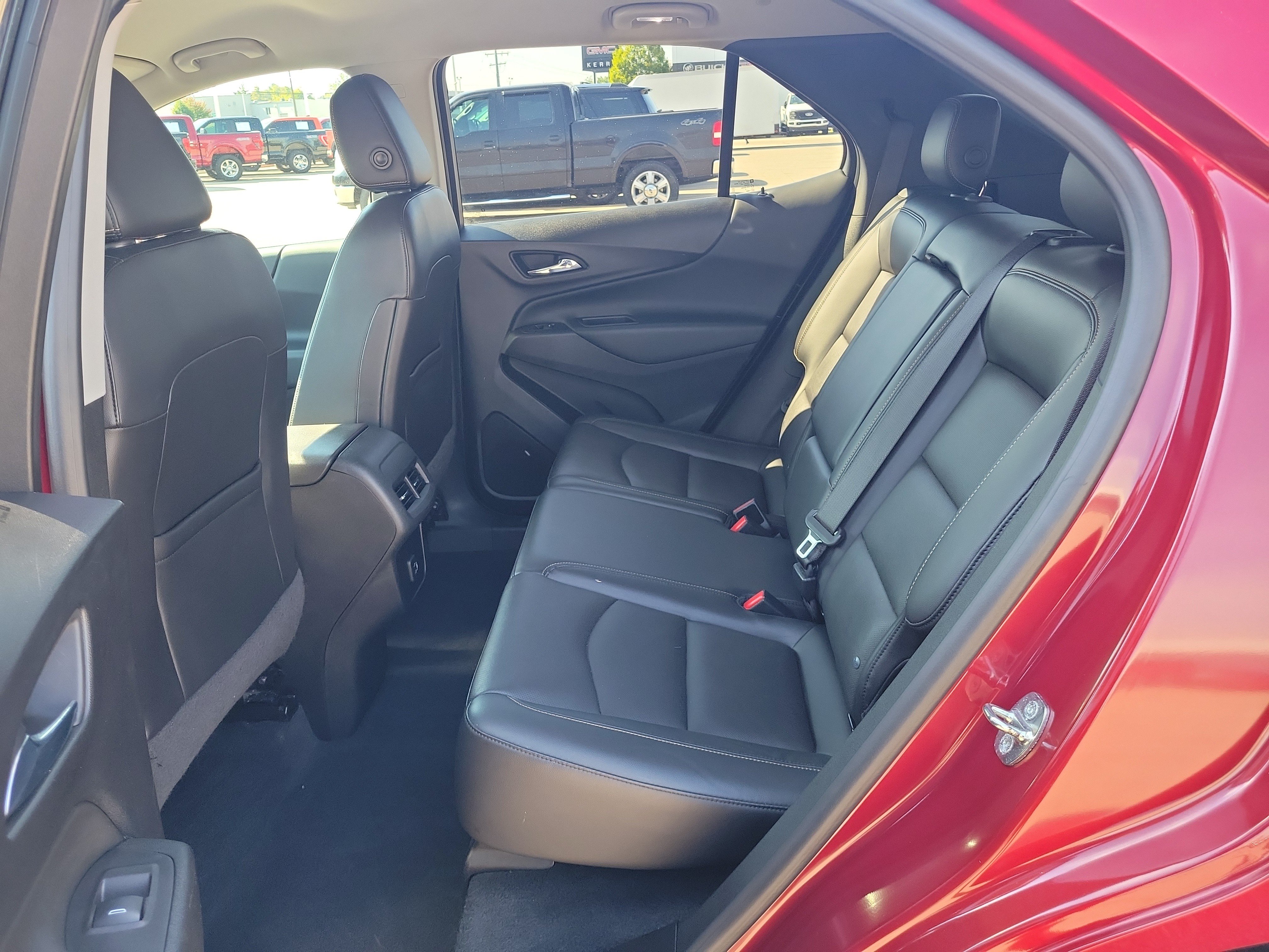 Used 2020 Chevrolet Equinox LT w/ Sport Edition FWD image 12