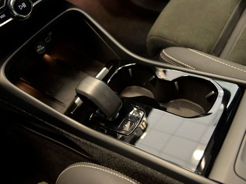 Used 2023 Volvo C40 P8 Recharge Plus image 25