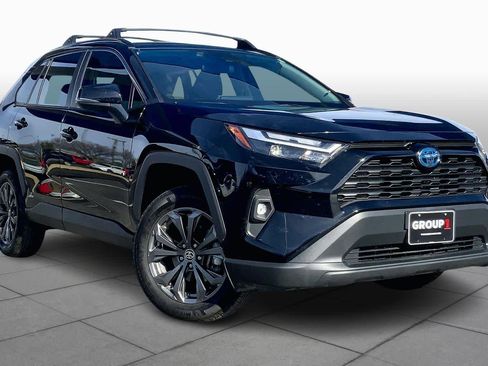 Used 2024 Toyota RAV4 XLE Premium image 4