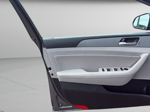 Used 2018 Hyundai Sonata SEL FWD image 11