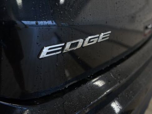Certified 2020 Ford Edge ST w/ Cold Weather Package AWD/4WD image 13