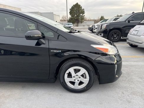 Used 2015 Toyota Prius Two image 3