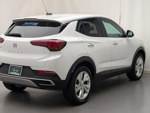 Certified 2024 Buick Encore GX Preferred w/ Comfort Package AWD/4WD image 5