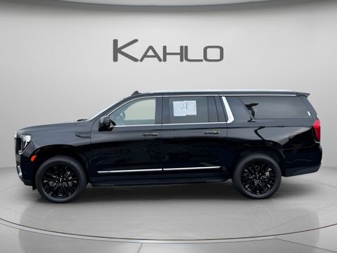 Used 2024 GMC Yukon XL SLT w/ SLT Premium Package AWD/4WD image 2