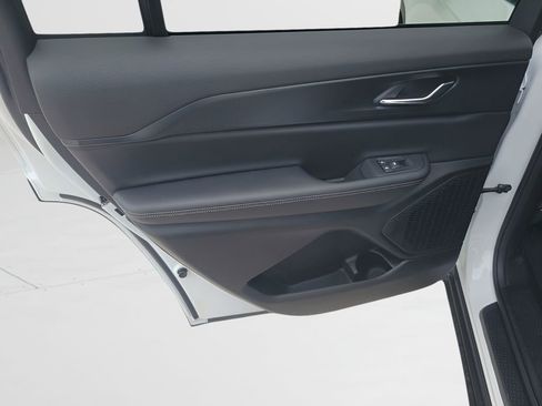 New 2025 Jeep Grand Cherokee L Laredo image 42