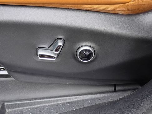 Used 2023 Chrysler Pacifica Pinnacle FWD image 21
