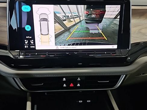 New 2026 Volkswagen Atlas SE FWD image 35