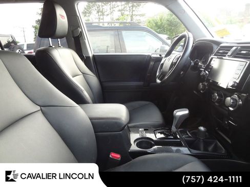 Used 2023 Toyota 4Runner TRD Off-Road Premium w/ Off Road Premium Plus Package AWD/4WD image 9