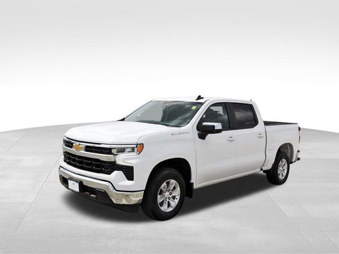 Used 2025 Chevrolet Silverado 1500 LT image 2