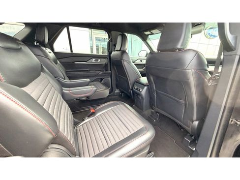 Used 2025 Ford Explorer ST-Line AWD/4WD image 9