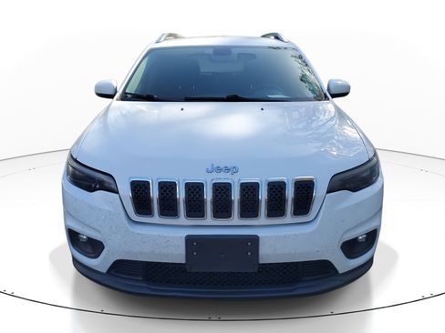 Used 2019 Jeep Cherokee Latitude w/ Cold Weather Group image 2