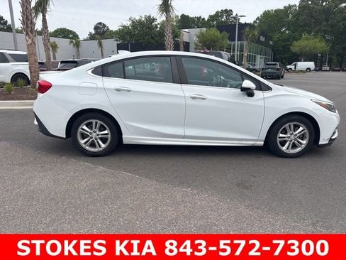 Used 2017 Chevrolet Cruze LT w/ Sun And Sound Package image 4