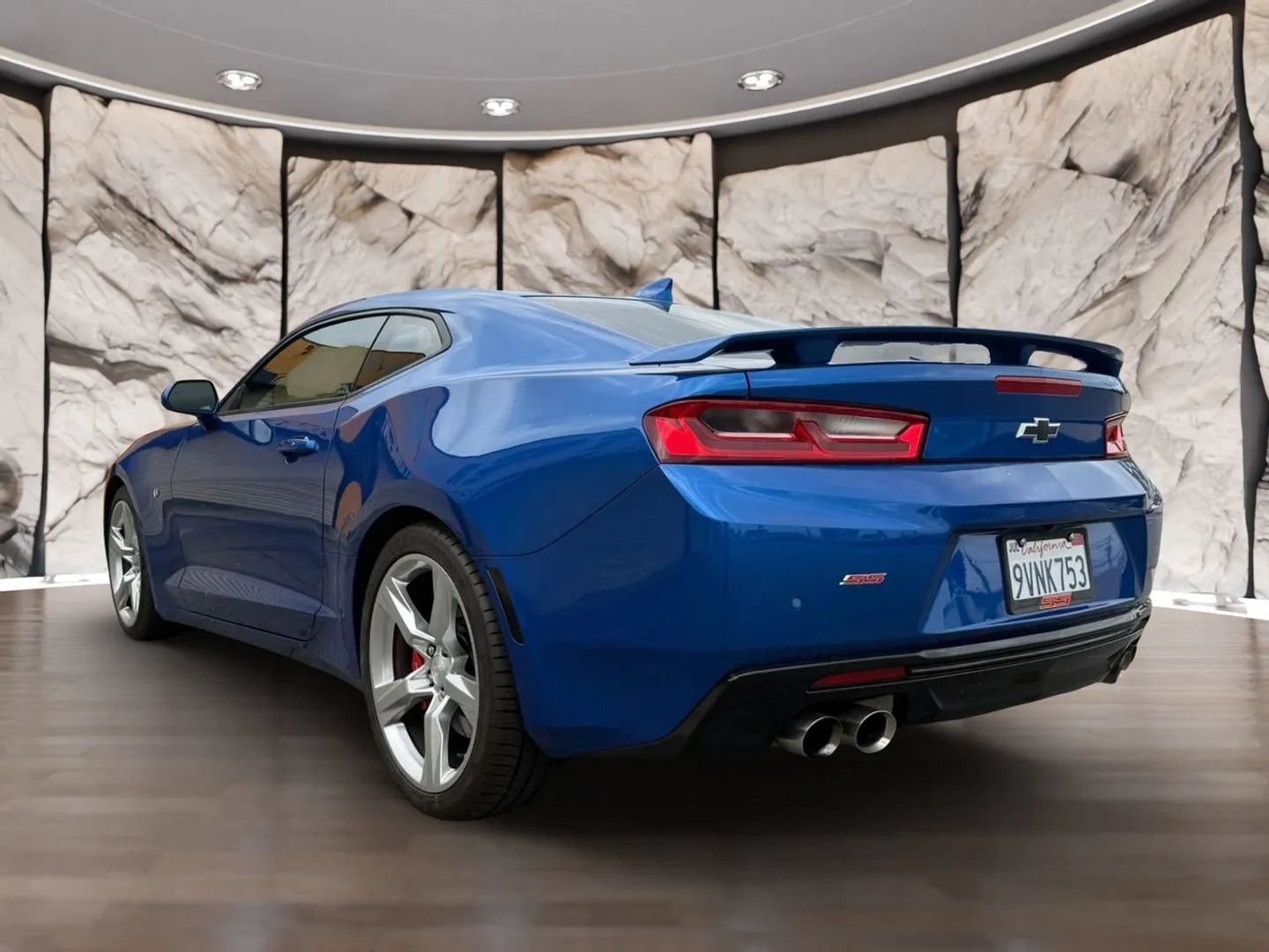 Used 2018 Chevrolet Camaro SS RWD image 8