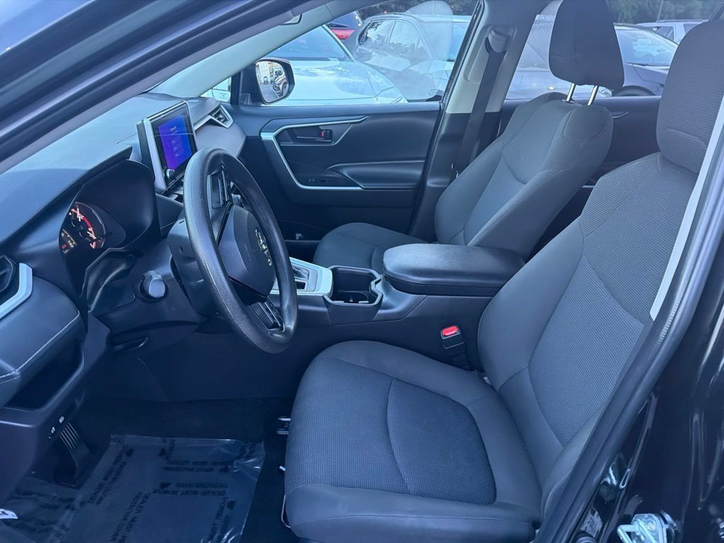 Certified 2025 Toyota RAV4 LE AWD/4WD image 22