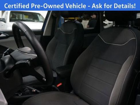 Certified 2024 Volkswagen Taos SE image 10
