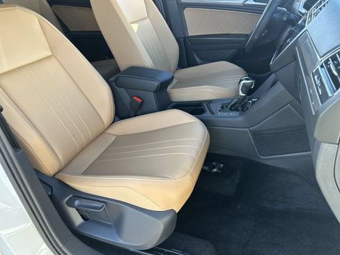 Used 2024 Volkswagen Tiguan SE R-Line FWD image 8