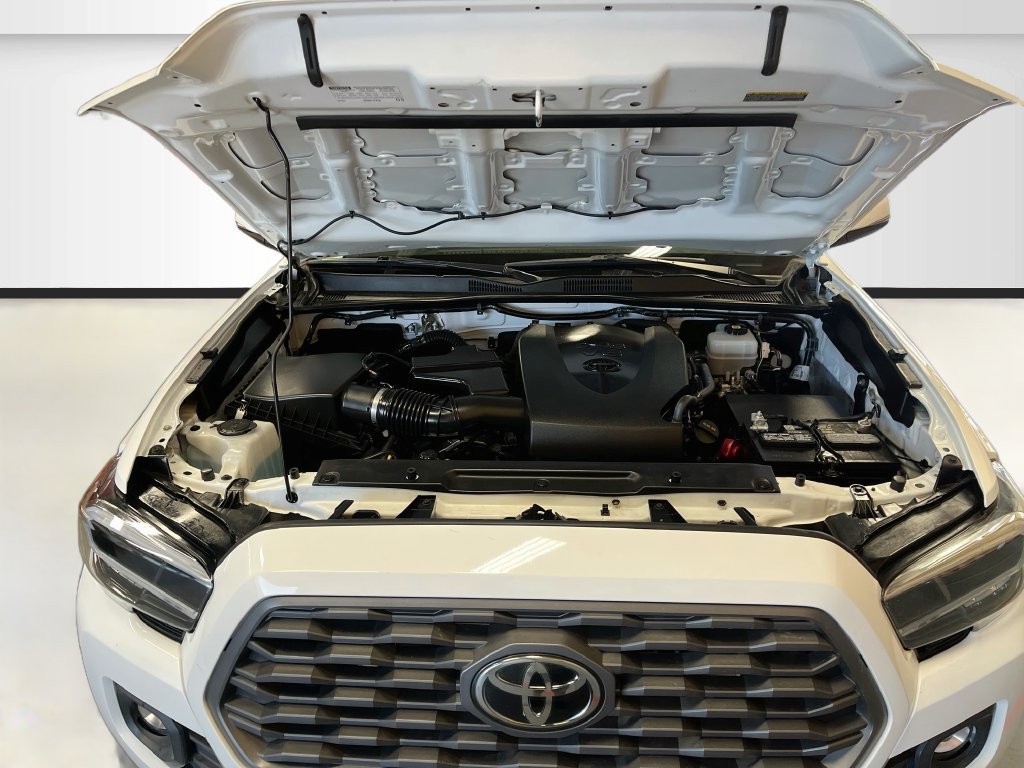 Used 2021 Toyota Tacoma TRD Off-Road w/ Technology Package AWD/4WD image 28