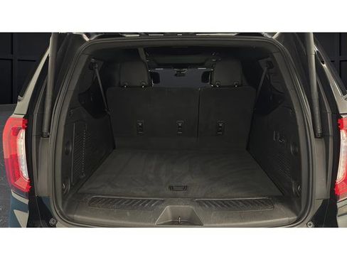 Used 2023 GMC Yukon XL SLT w/ SLT Premium Package image 26